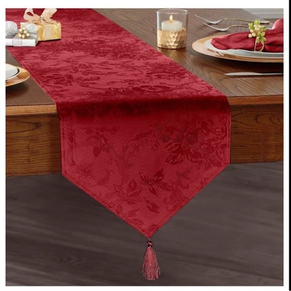 Elegant Placemats Holiday Satin Damask Christmas Rich Red Reversible - Picture 11 of 11